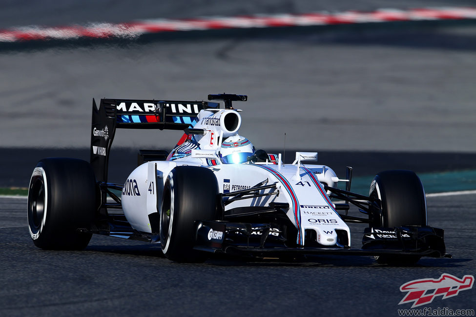 Susie Wolff en el FW37