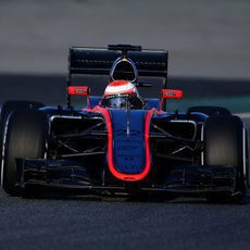 Jenson Button rueda con neumáticos medios