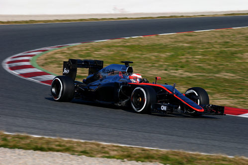 Jenson Button explora los límites del MP4-30 en Montmeló