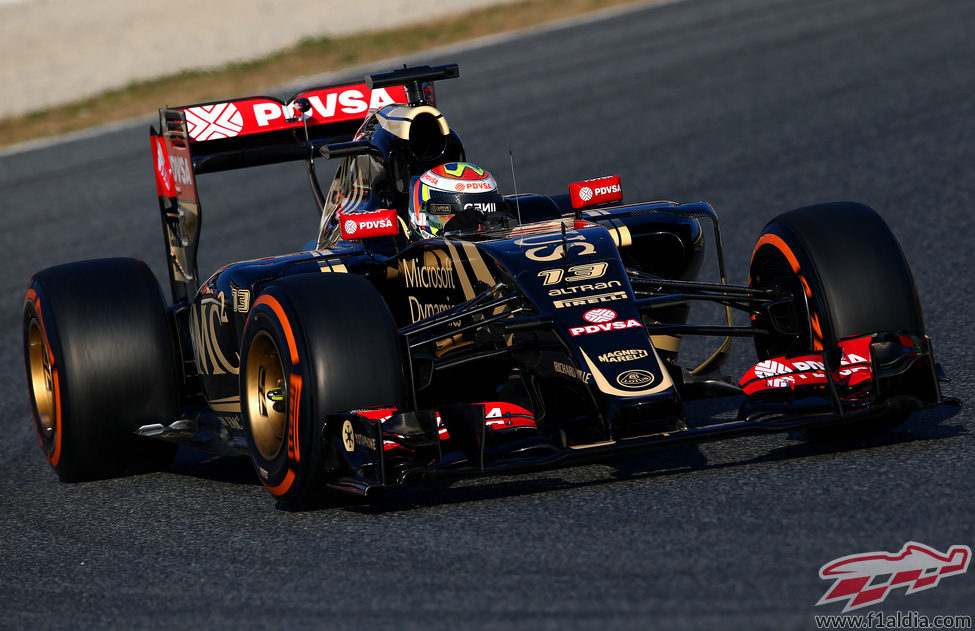 Pastor Maldonado termina el día con el mejor tiempo