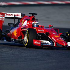 Kimi Räikkönen marca su mejor tiempo con neumáticos blandos