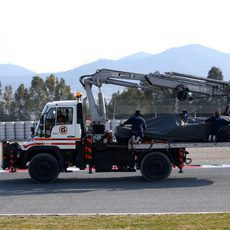 El C34 es retirado de la pista tras el accidente