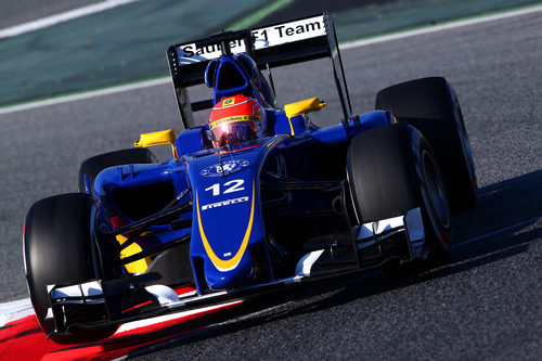 Felipe Nasr rodando el primer día de test