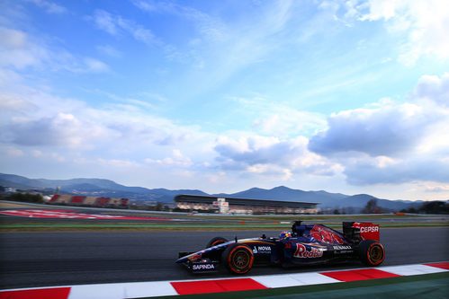 Max Verstappen sigue acumulando experiencia a los mandos de su STR10