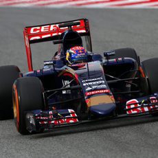 Max Verstappen maneja su STR10 en pretemporada