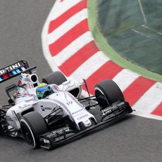 Felipe Massa rueda con los neumáticos medios