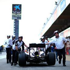 Jenson Button apenas puede rodar con su MP4-30