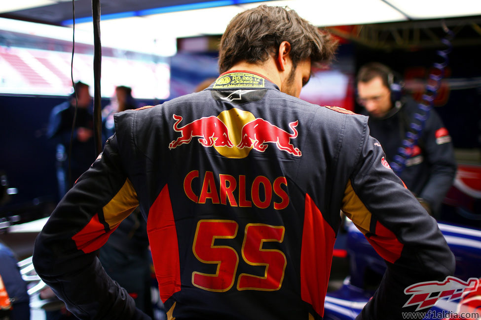 Carlos Sainz estrenaba el actualizado STR10