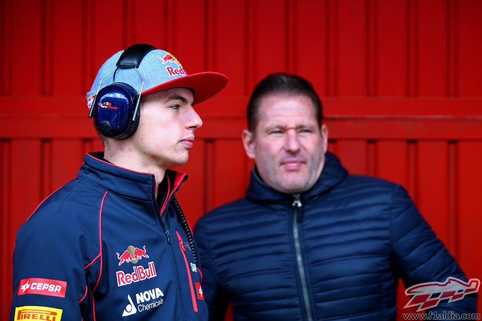 Los Verstappen no se han perdido nada del trabajo en pista