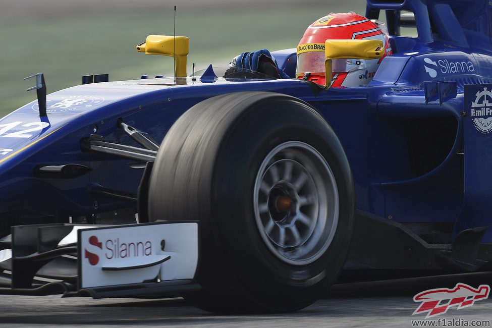 Felipe Nasr en plena simulación de carrera