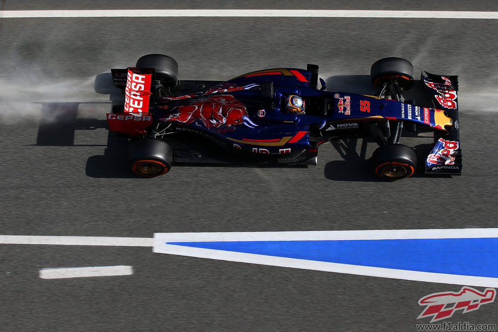 Carlos Sainz sale con el neumático duro