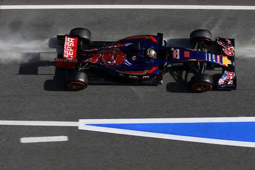 Carlos Sainz sale con el neumático duro