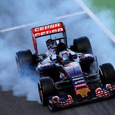 Carlos Sainz se pasa de frenada