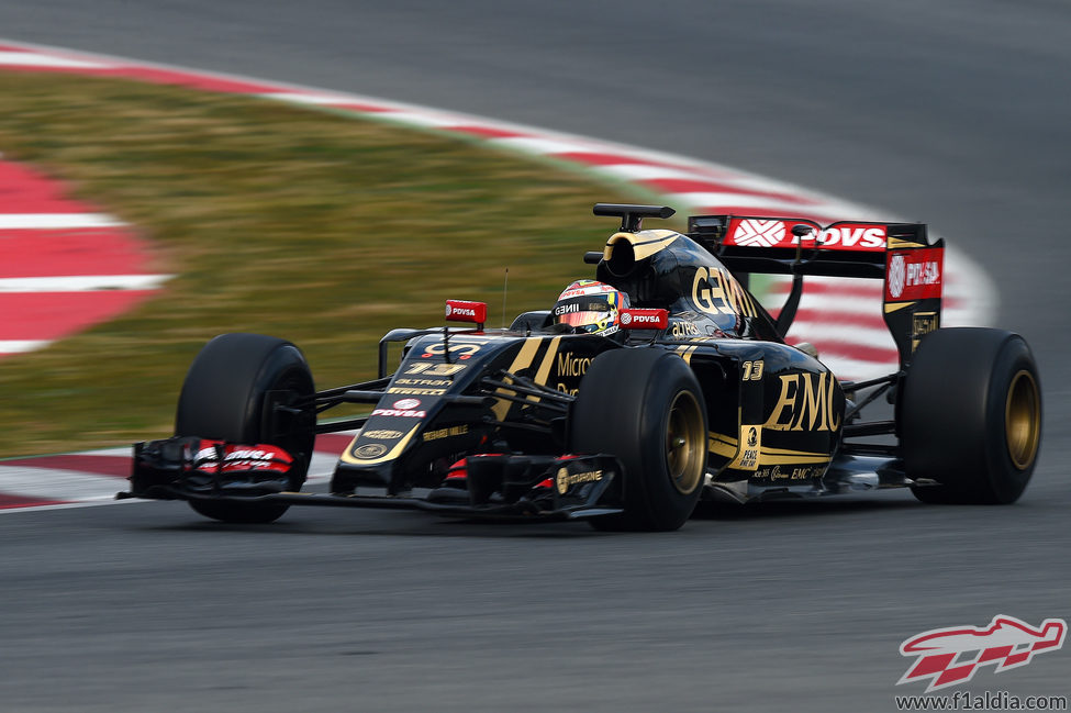 Pastor Maldonado rueda con el E23