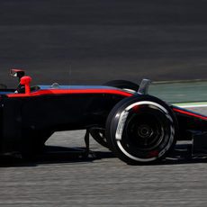 Jenson Button se concentra en su trabajo en pista