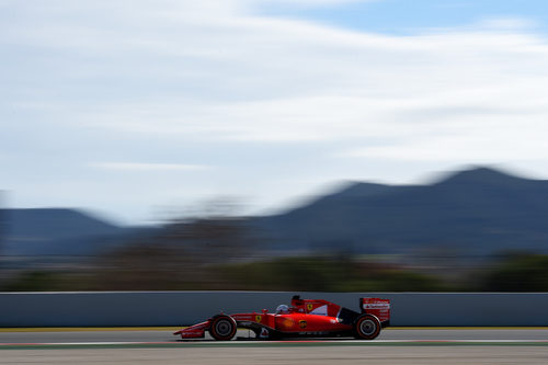 Sebastian Vettel rueda con el neumático duro