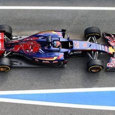 Max Verstappen sufriendo algunos problemas en la última jornada de test