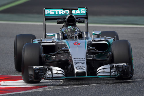 Nico Rosberg rueda con su Mercedes W06