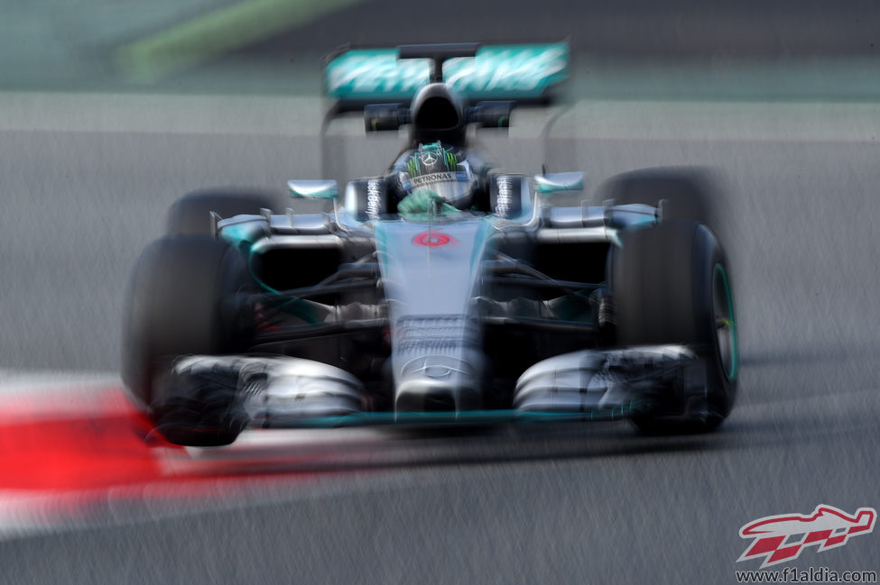 Nico Rosberg exprime su Mercedes W06