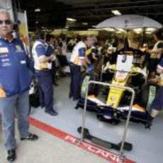 Flavio Briatore en boxes