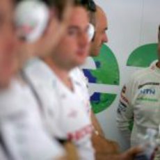 Barrichello en boxes