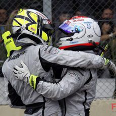 Barrichello felicita a Button