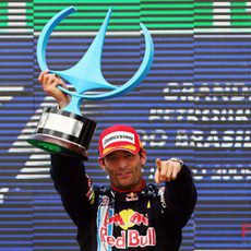 Webber con el trofeo