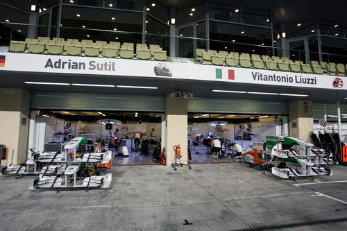 Los boxes de Force India