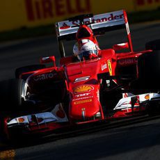 Sebastian Vettel acabó el día por detrás de los Mercedes