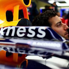 Daniel Ricciardo se dispone a participar en la clasificación