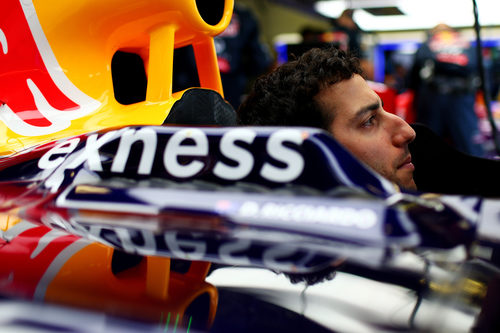 Daniel Ricciardo se dispone a participar en la clasificación