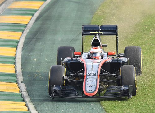 Salida de pista de Jenson Button durante la Q1 en Australia