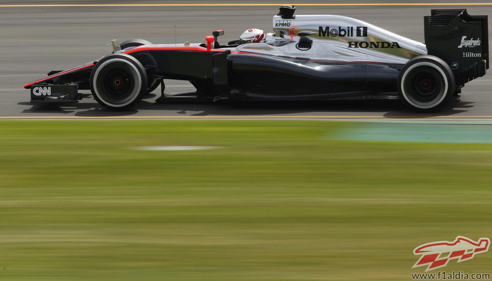 Kevin Magnussen clasificó último en Melbourne