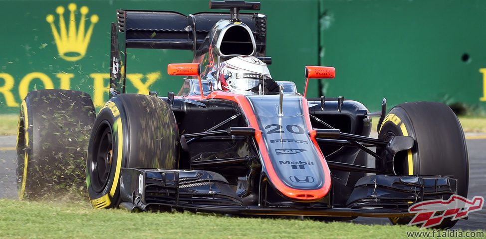 Kevin Magnussen se sale de pista y pierde su tiempo