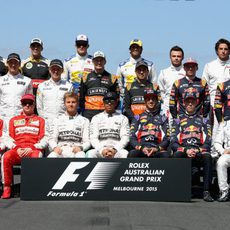 Foto oficial de los pilotos participantes en el GP de Australia 2015