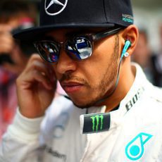 Lewis Hamilton se concentra para el GP de Australia