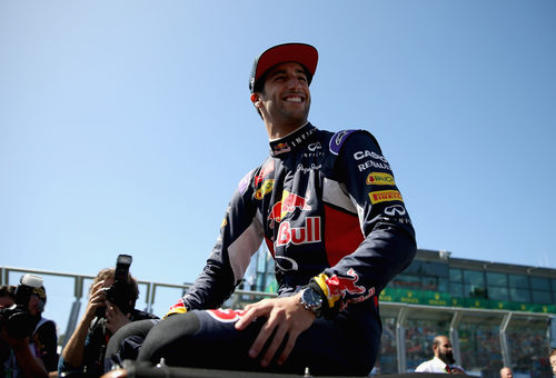 Daniel Ricciardo sonríe ante su público