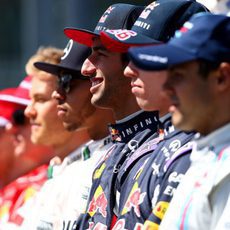 Los pilotos posan para la foto oficial en Australia