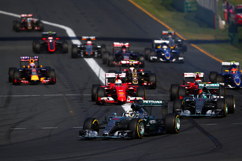 Primeros metros del GP de Australia 2015