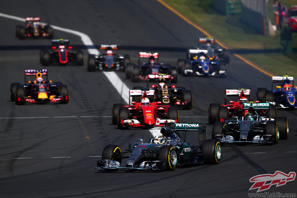 Primeros metros del GP de Australia 2015