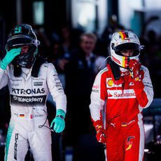 Nico Rosberg y Sebastian Vettel acaban la carrera en el podio