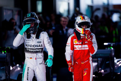 Nico Rosberg y Sebastian Vettel acaban la carrera en el podio