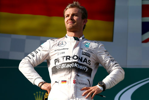 Nico Rosberg posa en el segundo escalón del podio