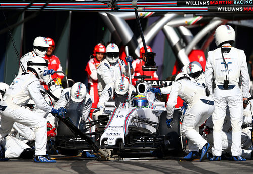 Cambio de gomas para Felipe Massa