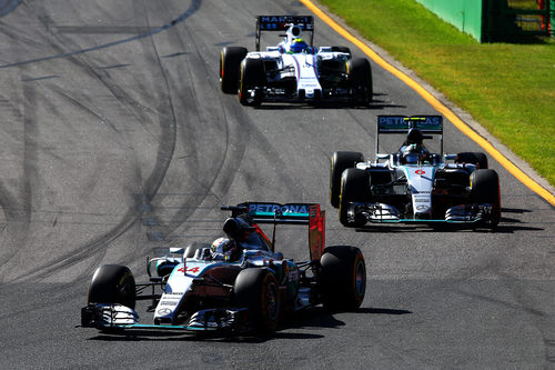 Los Mercedes comandan la carrera