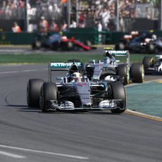 Lewis Hamilton lidera el GP de Australia 2015