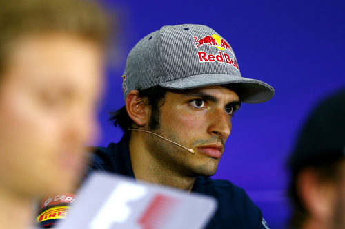 Carlos Sainz serio