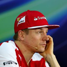 Kimi Räikkönen "entretenido" con la prensa