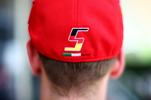La gorra de Sebastian Vettel