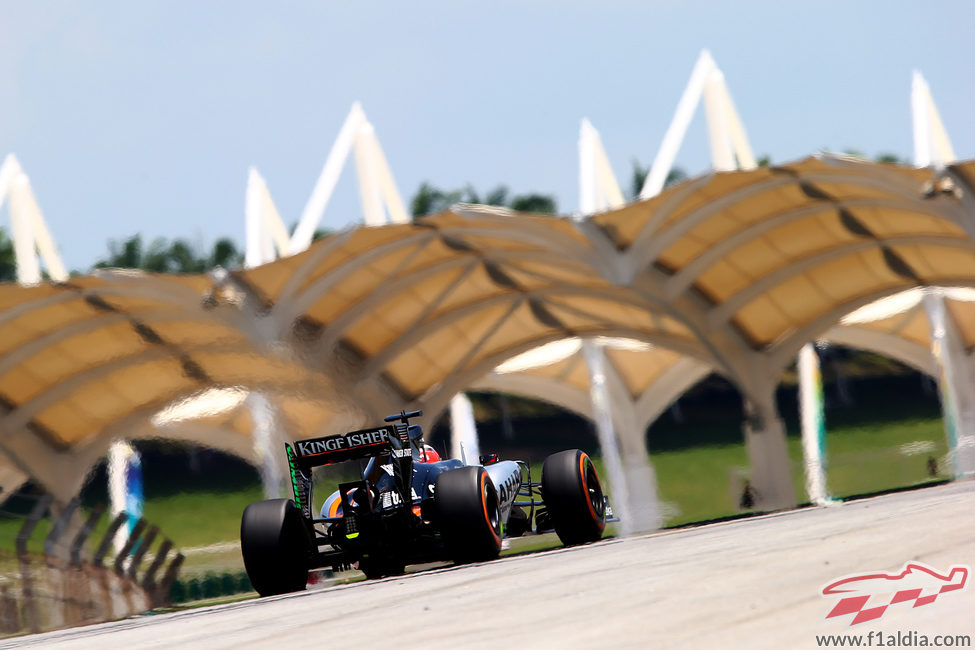 Nico Hülkenberg rodando con el VJM08 en Malasia